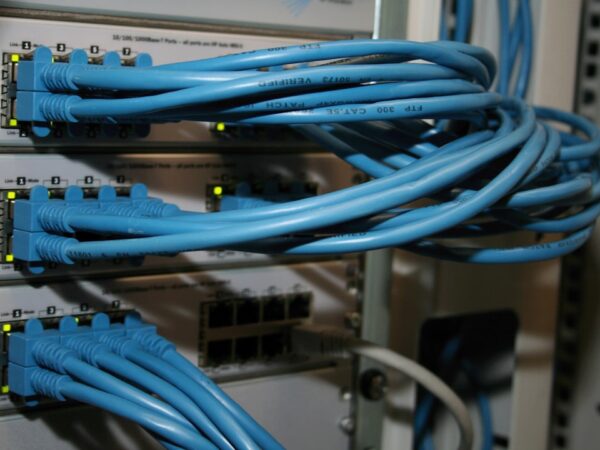 Zaawansowane obliczenia rozproszone: wykorzystanie potęgi technologii. 7 Photo Distributed computing